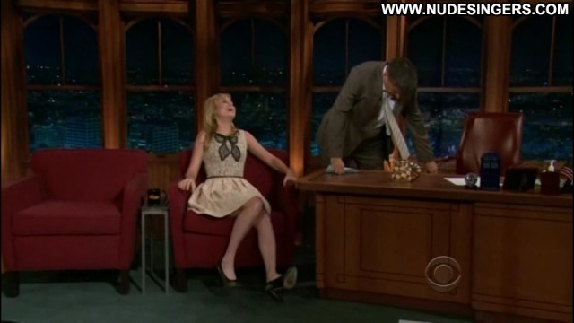 Brie Larson I The Late Late Show With Craig Ferguson Blonde Singer