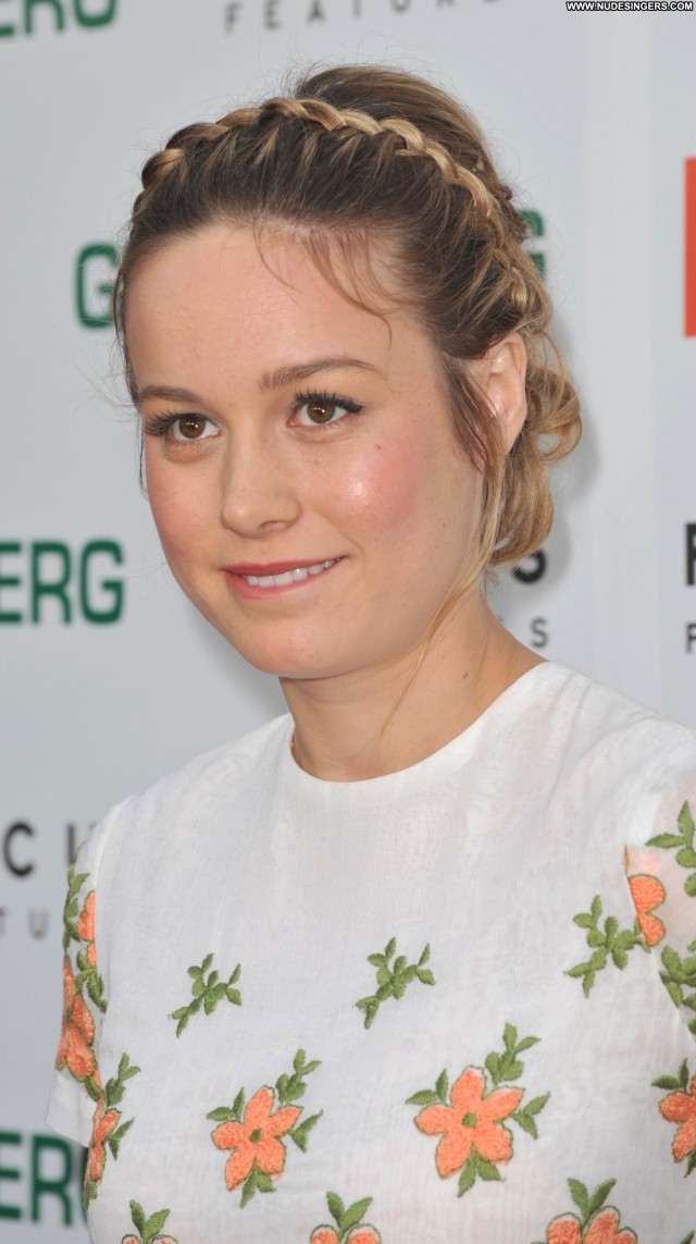 Brie Larson I Miscellaneous Posing Hot Medium Tits Stunning Blonde