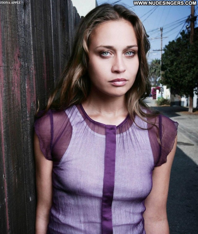 Fiona Apple Mtv Unplugged Beautiful Singer Small Tits Skinny Brunette