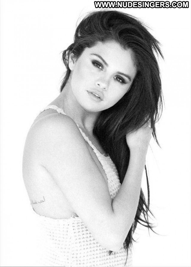 Selena Gomez Celebrity Sexy Beautiful Posing Hot Photoshoot Babe