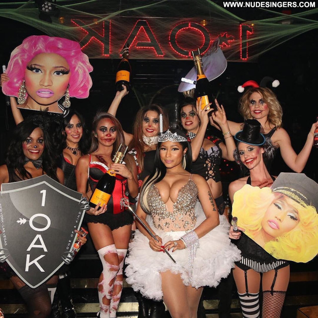 Nicki Minaj Las Vegas Celebrity Beautiful Cleavage Babe American Sexy