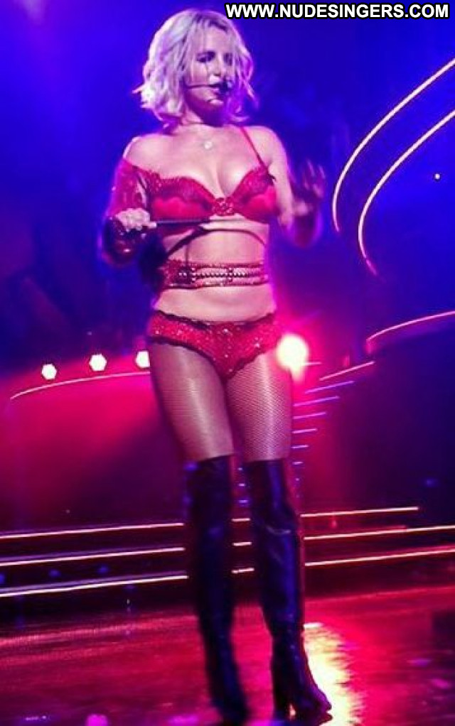 Britney Spears Sexy American Celebrity Babe Singer Posing Hot Concert