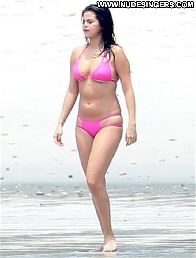 Selena Gomez Actress Beautiful Babe Bikini Celebrity Posing Hot