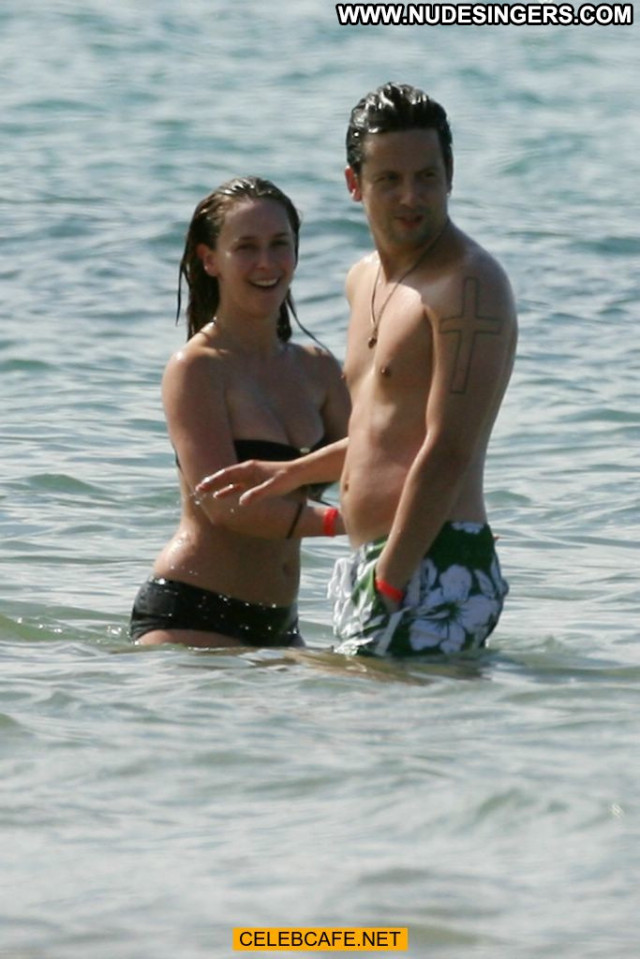 Jennifer Love Hewitt Celebrity Sexy Sex Babe Beach Beautiful Posing