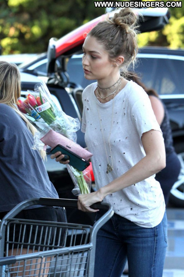 Gigi Hadid Beverly Hills Celebrity Beautiful Shopping Farm Posing Hot