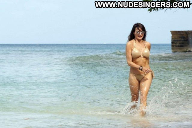 Lizzie Cundy Posing Hot Candid Bikini Bar Celebrity Beautiful
