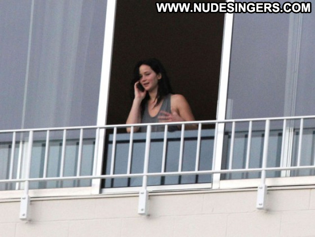 Jennifer Lawrence Hot Hawaii Posing Hot Beautiful Hotel Celebrity