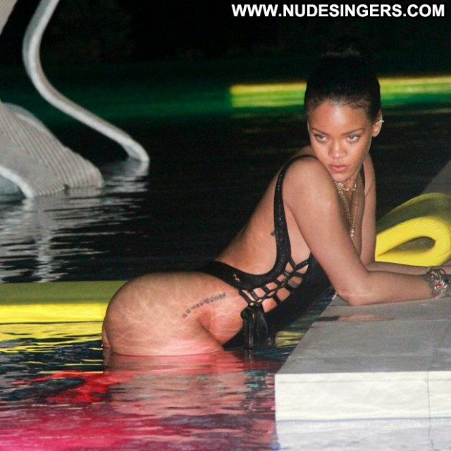 Rihanna Babe Paparazzi Celebrity Hot Beautiful Posing Hot Doll Rihanna Babe Paparazzi Celebrity Hot Beautiful Posing Hot Doll