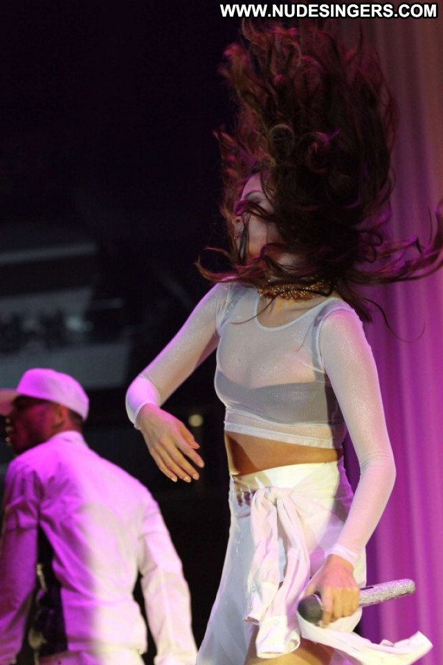 Selena Gomez Beautiful Posing Hot Celebrity Paparazzi Babe Cute Selena Gomez Beautiful Posing Hot Celebrity Paparazzi Babe Cute