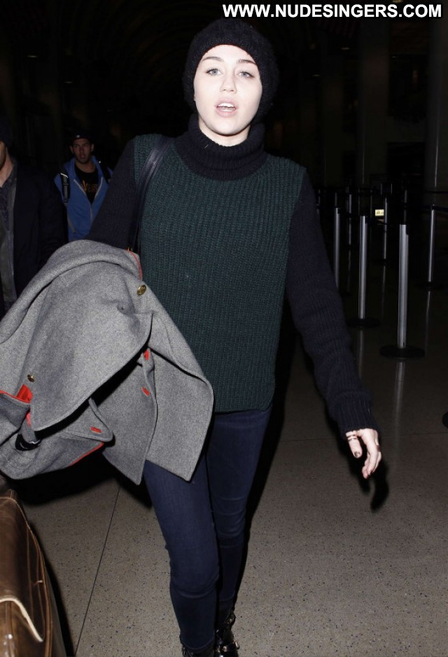 Miley Cyrus Lax Airport Beautiful Posing Hot Celebrity Babe Paparazzi Miley Cyrus Lax Airport Beautiful Posing Hot Celebrity Babe Paparazzi