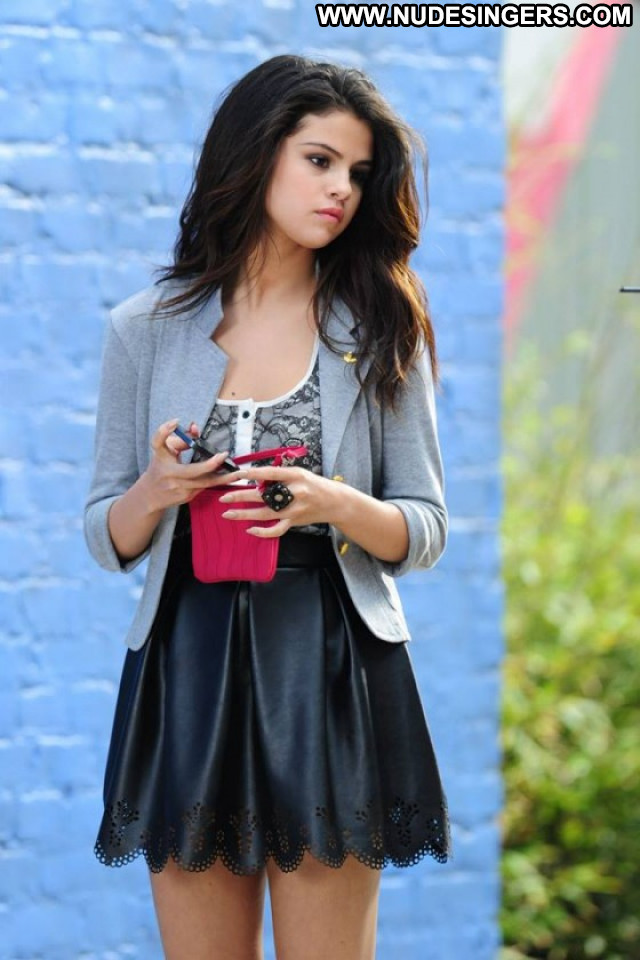 Selena Gomez Posing Hot Babe Paparazzi Beautiful Photoshoot Celebrity