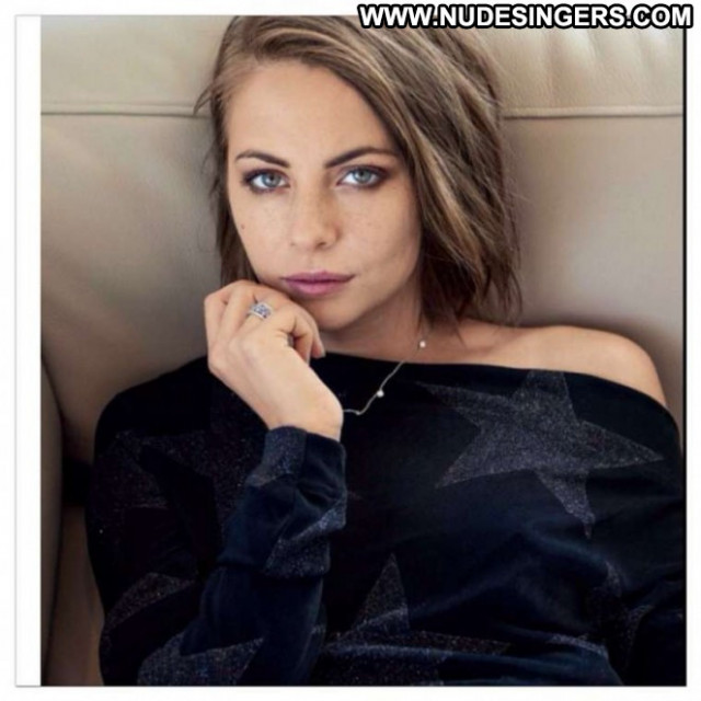 Willa Holland Paparazzi Beautiful Babe Celebrity Posing Hot Magazine