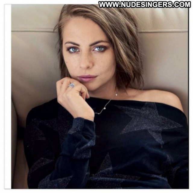 Willa Holland Paparazzi Beautiful Babe Celebrity Posing Hot Magazine