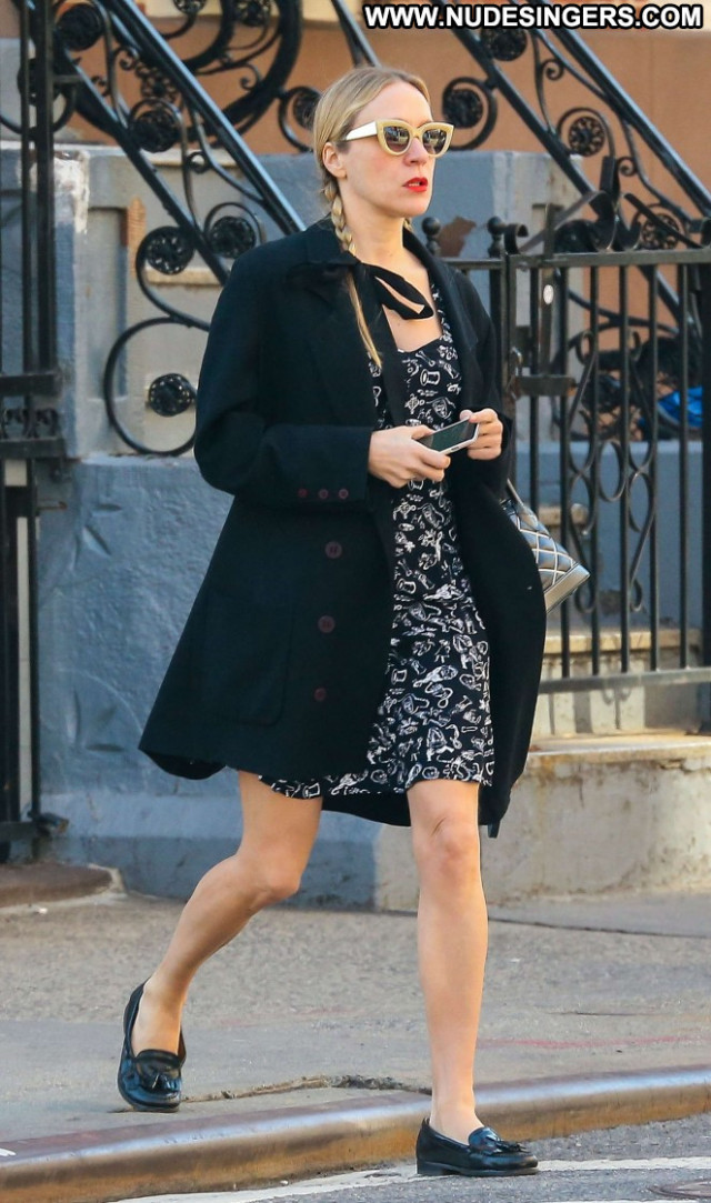 Chloe Sevigny New York Beautiful New York Babe Paparazzi Posing Hot