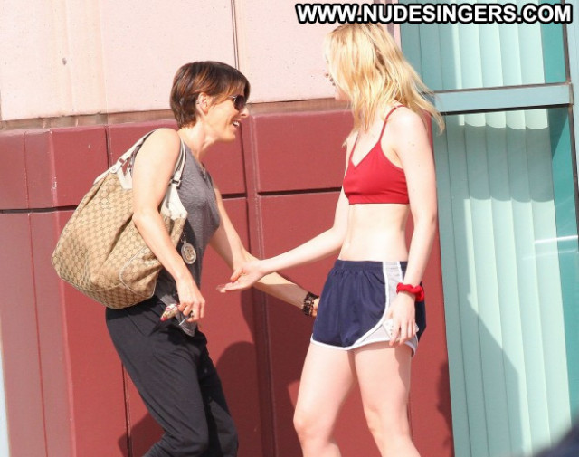 Elle Fanning Gym In La Paparazzi Babe Gym Celebrity Shorts Posing Hot