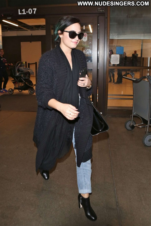 Demi Lovato Lax Airport Posing Hot Celebrity Beautiful Paparazzi Babe