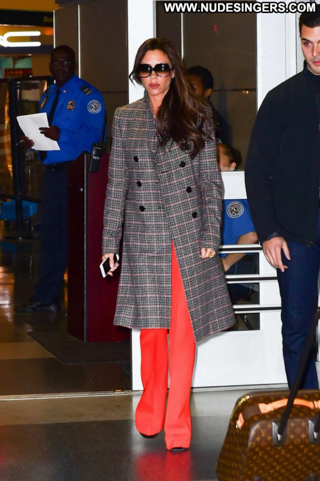 Victoria Beckham Jfk Airport In Nyc Posing Hot Paparazzi Nyc