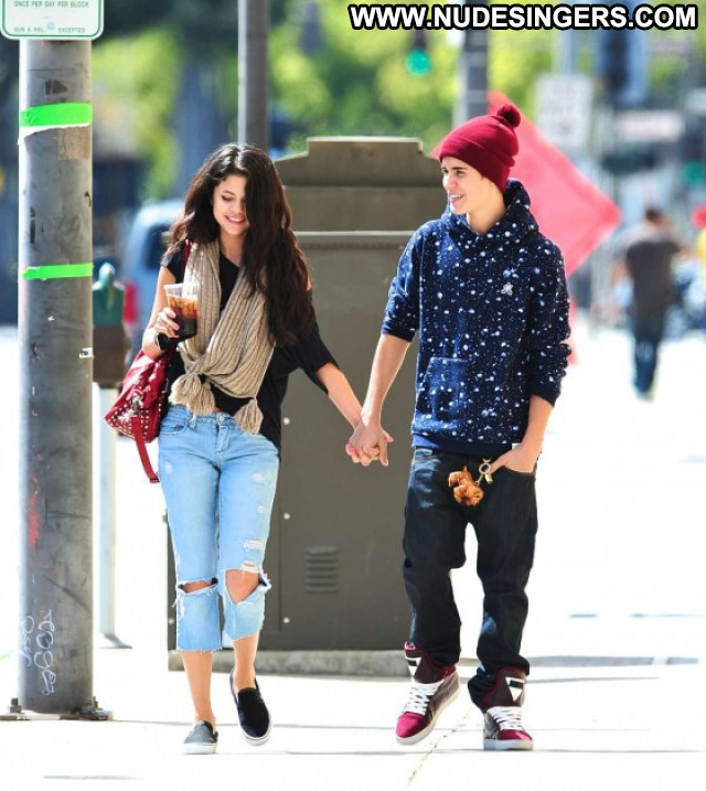 Selena Gomez Candid Jeans Beautiful Posing Hot Paparazzi Celebrity
