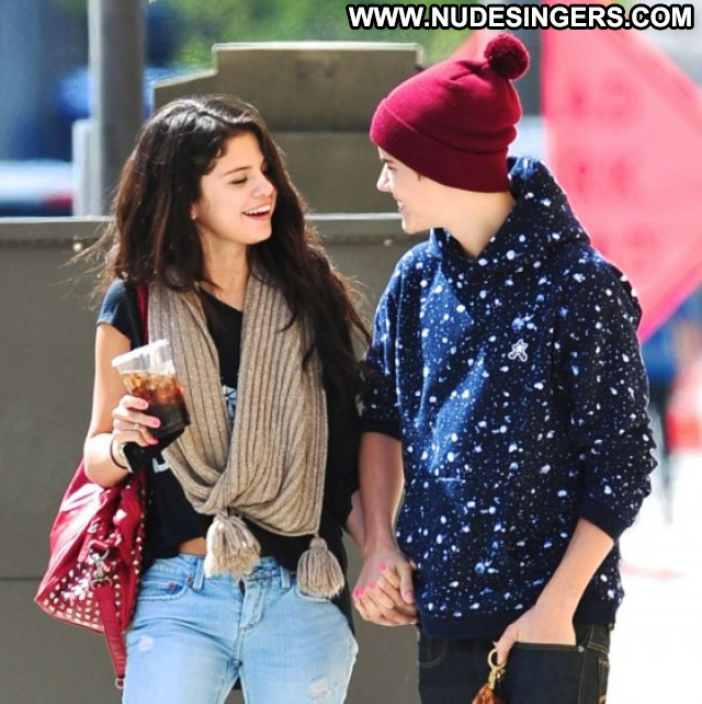 Selena Gomez Candid Posing Hot Candids Celebrity Jeans Paparazzi