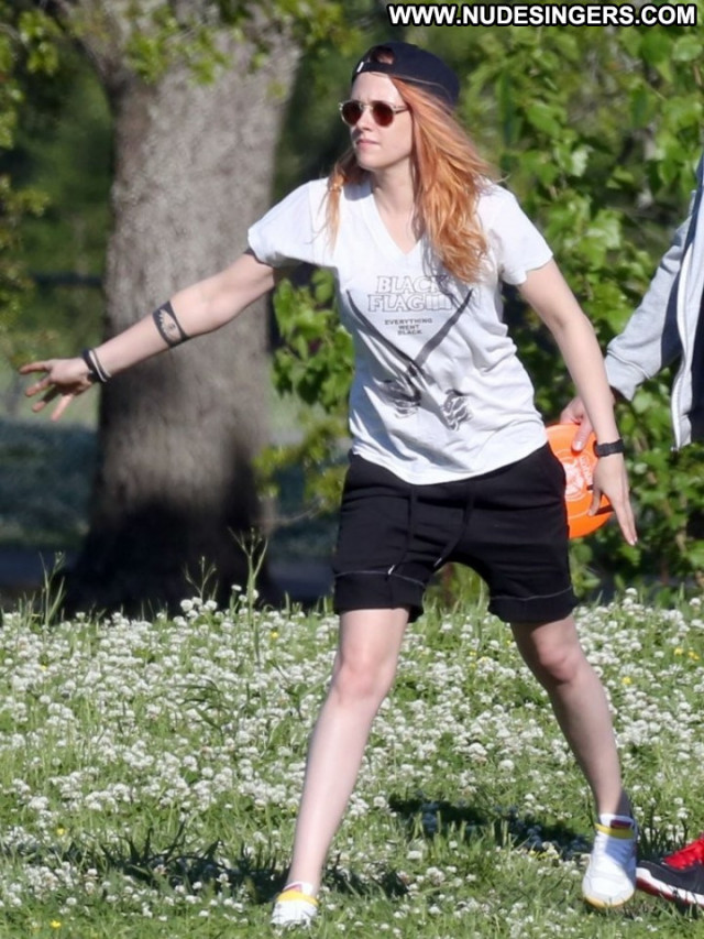 Kristen Stewart Beautiful Paparazzi Celebrity Babe Posing Hot Kristen Stewart Beautiful Paparazzi Celebrity Babe Posing Hot