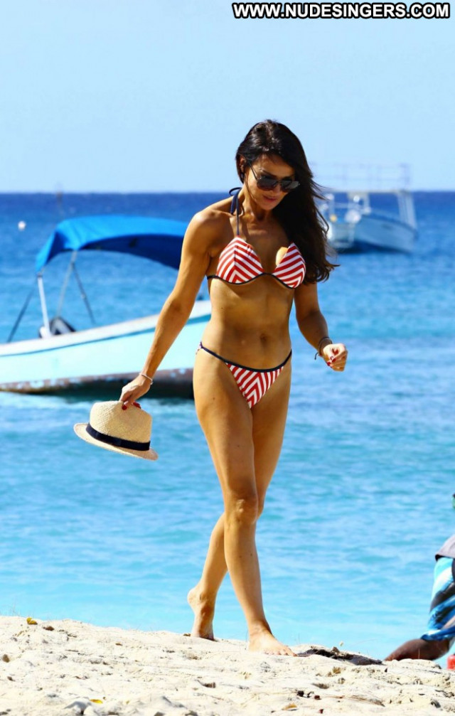 Lizzie Cundy Barbados Paparazzi Posing Hot Beautiful Candid Babe
