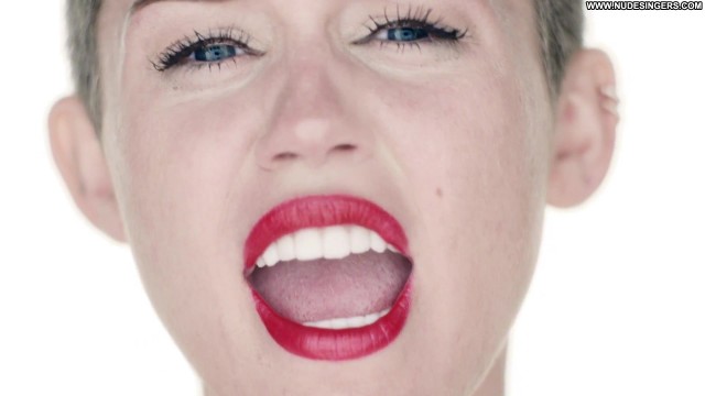 Miley Cyrus Wrecking Ball Posing Hot Singer Small Tits Blonde