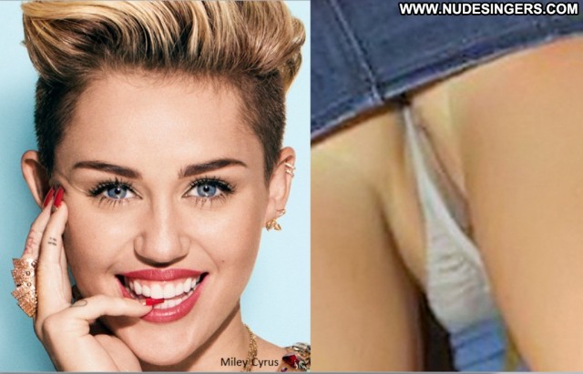 Miley Cyrus Pussy Portraits Skinny Celebrity Singer Small Tits Blonde