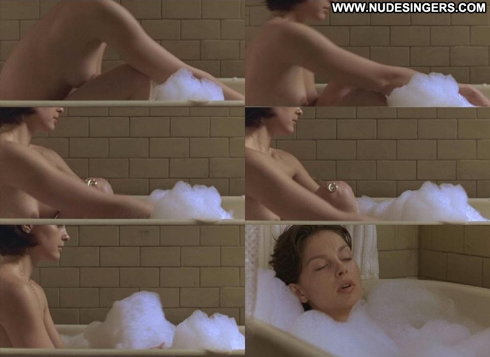 Ashley Judd Nud