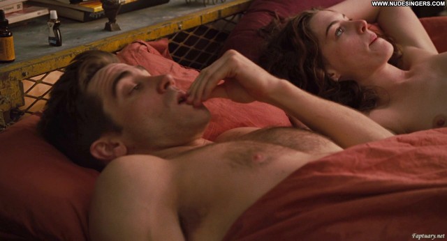 Anne Hathaway Love And Other Drugs Cute Celebrity Sensual Brunette