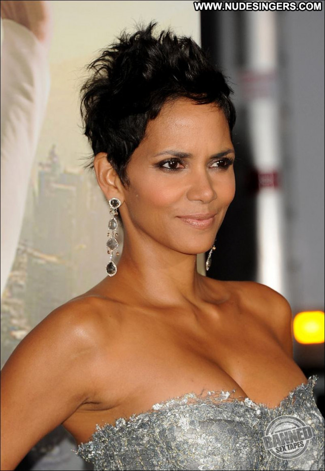 Halle Berry Late Show With David Letterman Pretty Posing Hot Cute