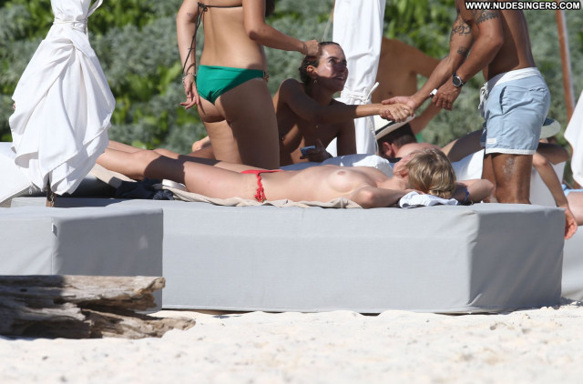 Toni Garrn No Source Beautiful Topless Candids Celebrity Babe Posing