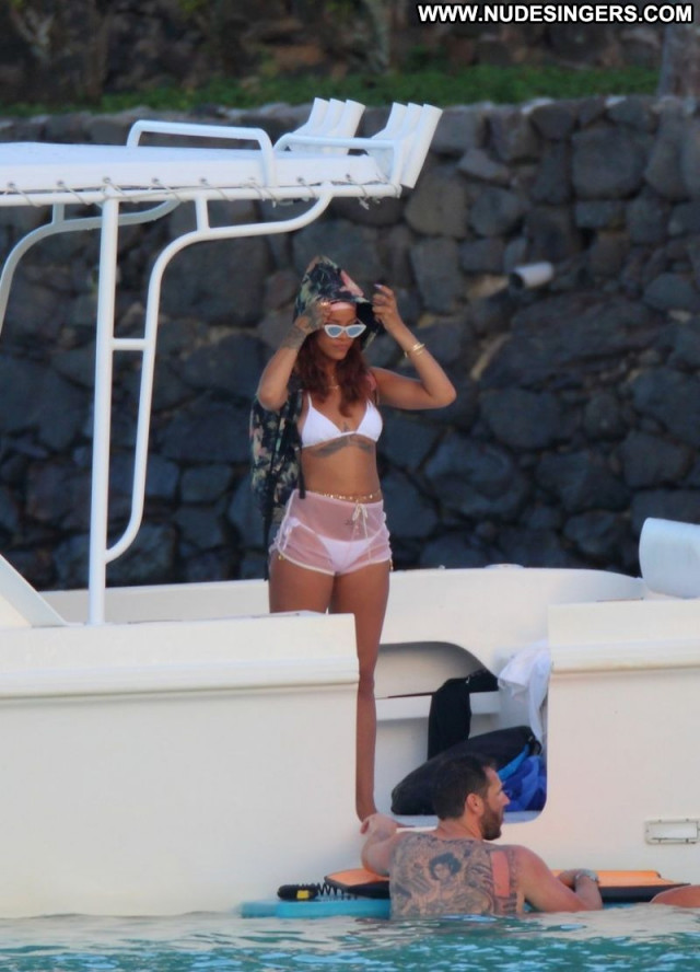 Rihanna No Source Bikini Posing Hot Candids Celebrity Babe Beautiful