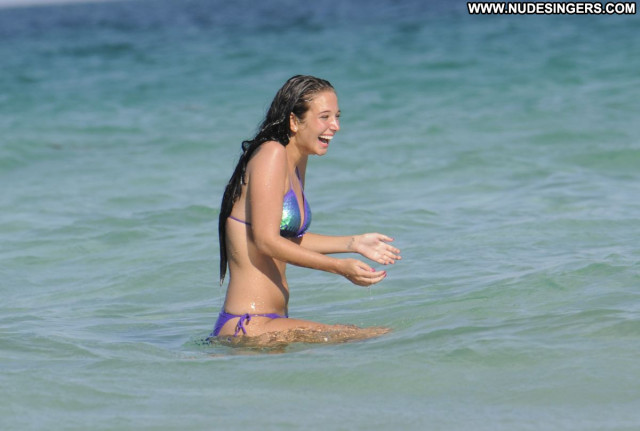 Tulisa Contostavlos The Beach Posing Hot Beautiful Babe Beach Candids