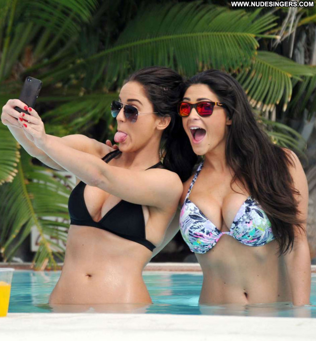 Casey Batchelor No Source Babe Celebrity Pool Beautiful Bikini Posing