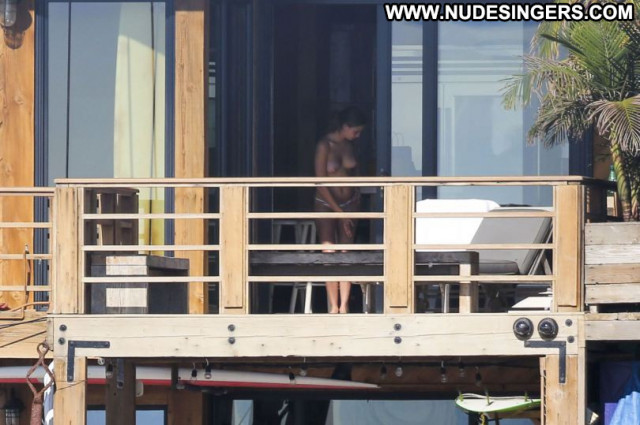Cara Delevingne Posing Hot Celebrity Beautiful Paparazzi Topless Babe