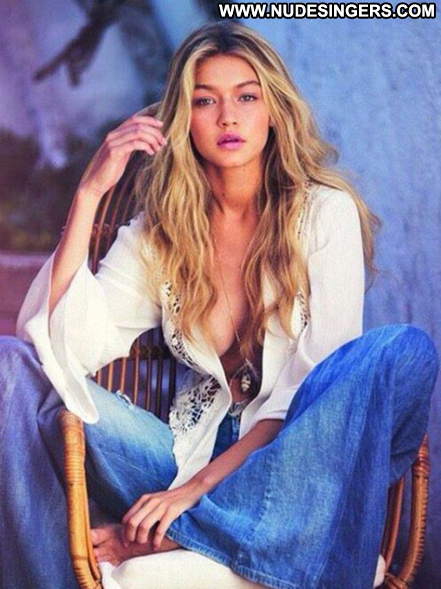 Gigi Hadid No Source  Celebrity Babe Posing Hot Hot Beautiful