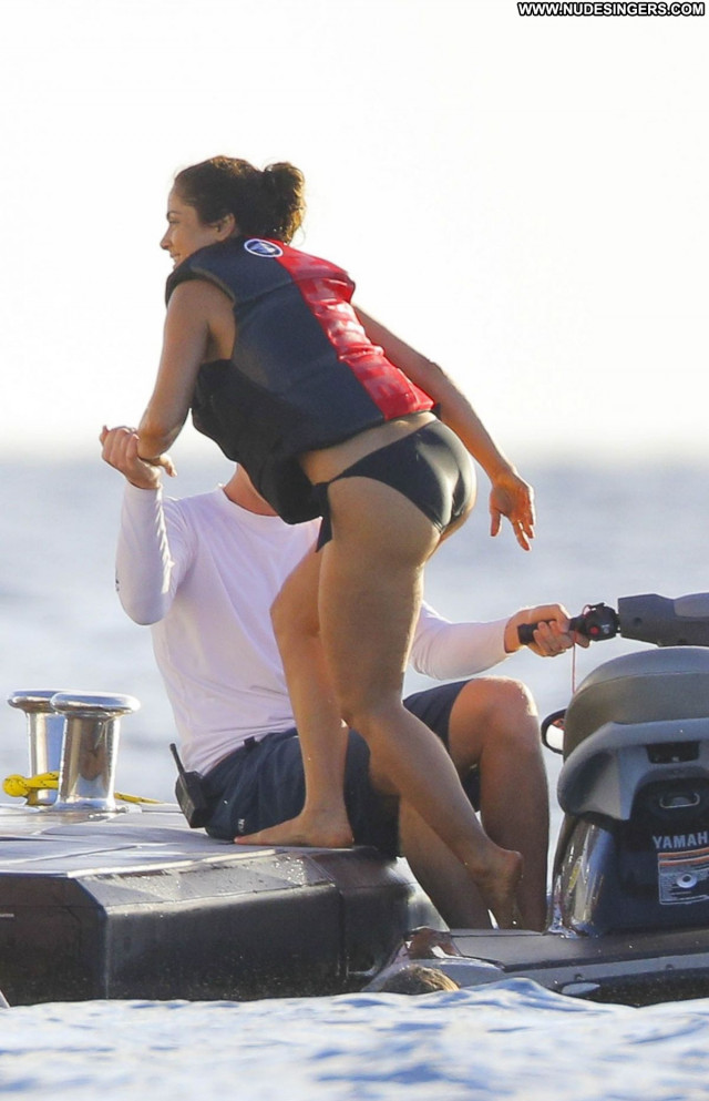 Salma Hayek No Source Posing Hot Babe Beautiful Yacht Bikini Celebrity