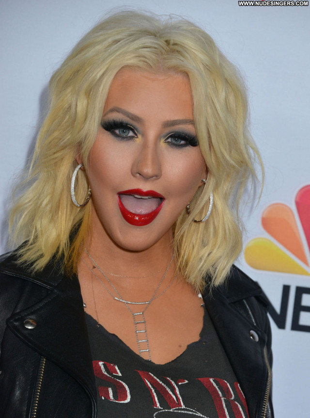 Christina Aguilera Red Carpet Red Carpet Celebrity Beautiful Posing