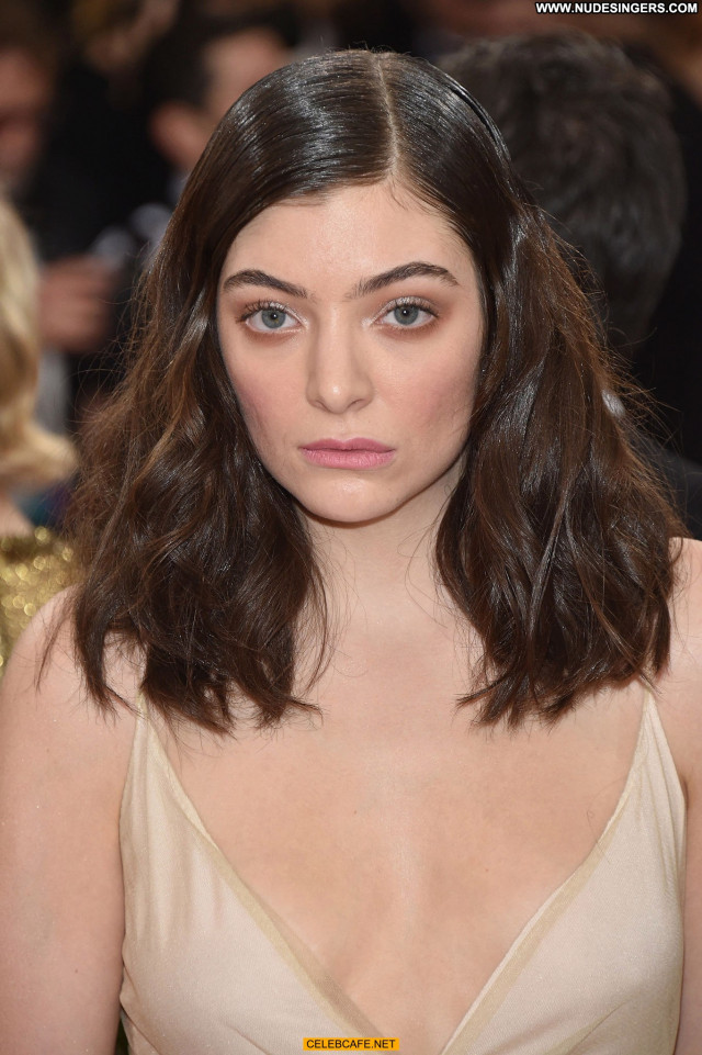 Lorde New York Posing Hot Nipple Slip Babe Celebrity Beautiful New