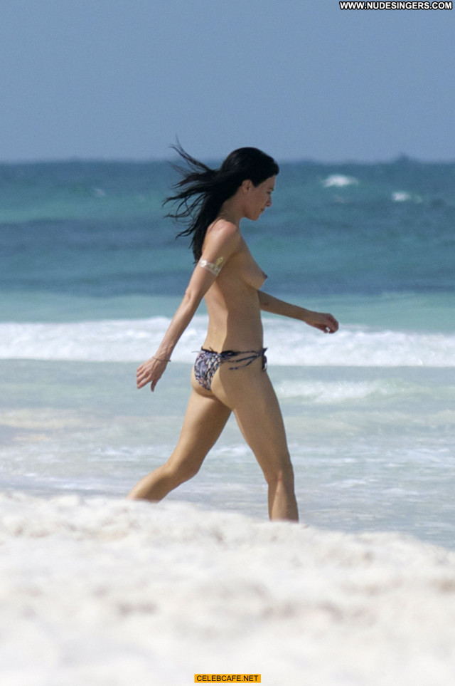 Jaime Murray The Beach Beautiful Beach Posing Hot Celebrity Mexico