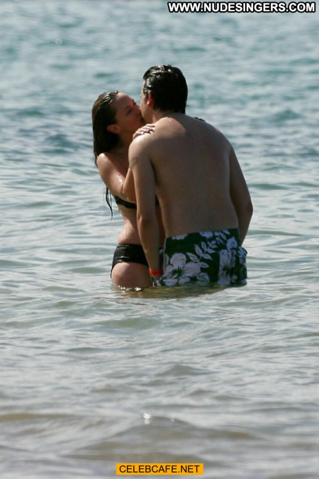 Jennifer Love Hewitt No Source Celebrity Posing Hot Babe Beach
