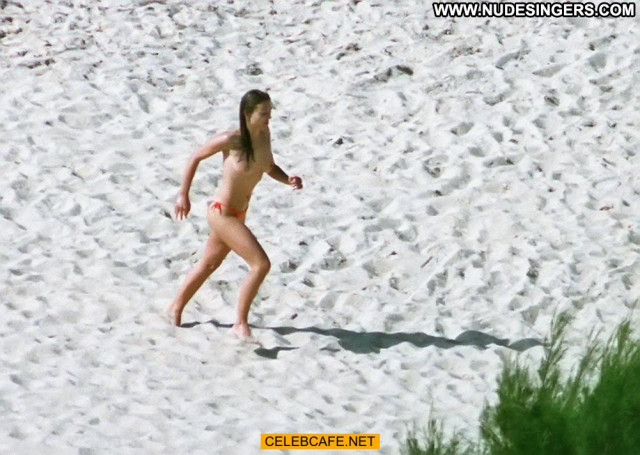 Elizabeth Hurley Paparazzi Shots Babe Beautiful Beach Toples Topless