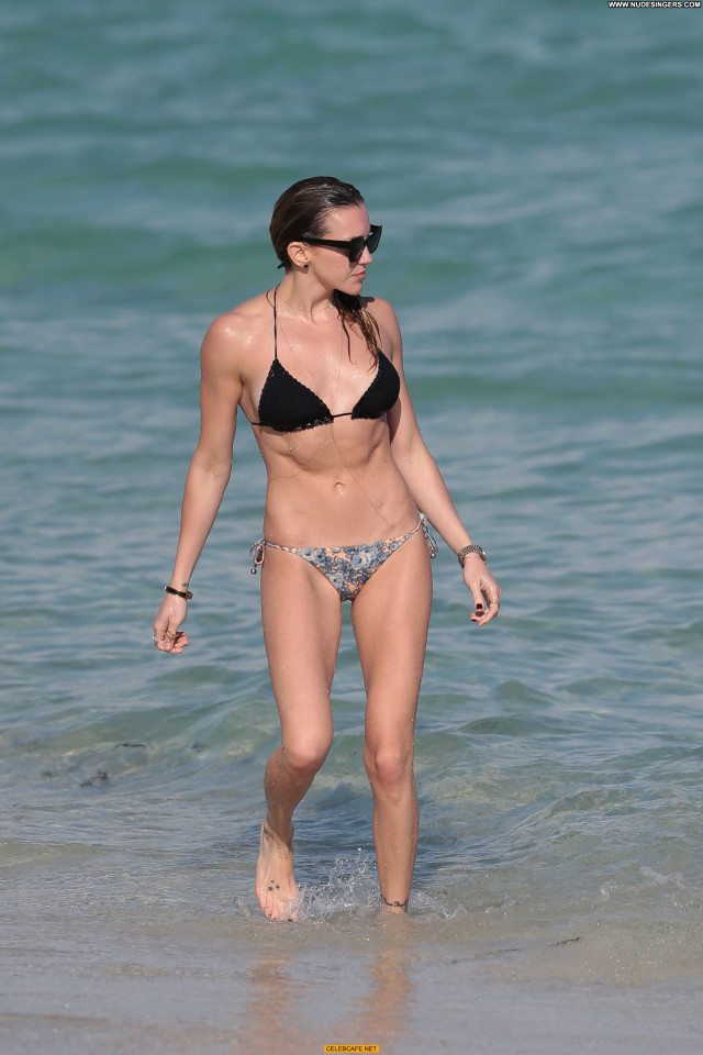Katie Cassidy The Beach Friends Posing Hot Bikini Beautiful Celebrity