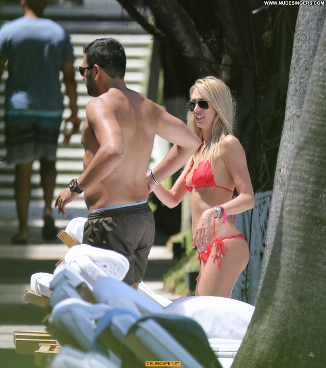 Lauren Stoner No Source Beautiful Posing Hot Poolside Pool Babe