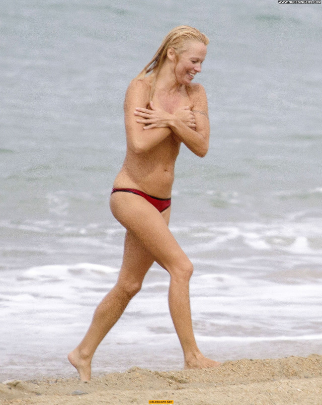 Pamela Anderson No Source Celebrity Beautiful Beach Posing Hot Toples