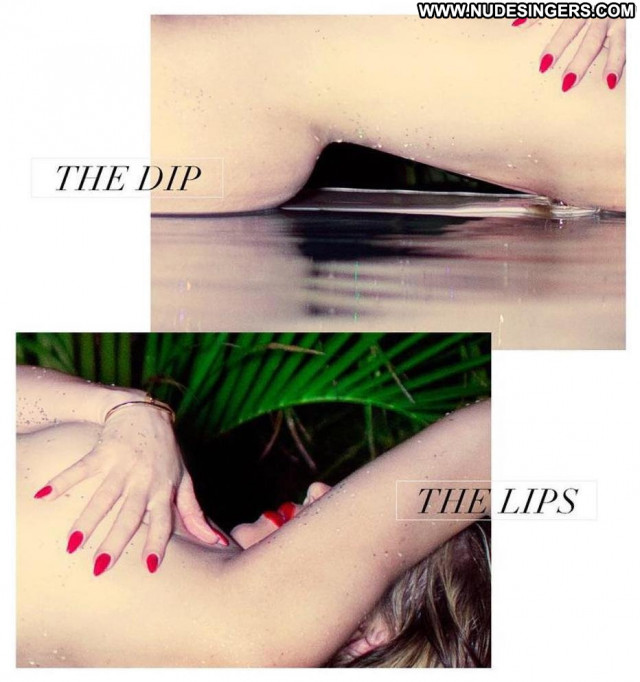 Khloe Kardashian Photo Shoot Beautiful Big Tits Pool Mean Breasts