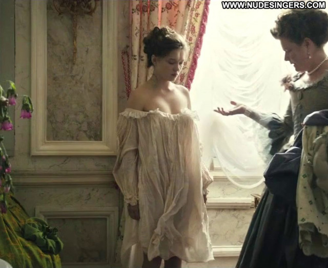 Lea Seydoux Marie Antoinette Gorgeous Posing Hot Big Tits Underwear