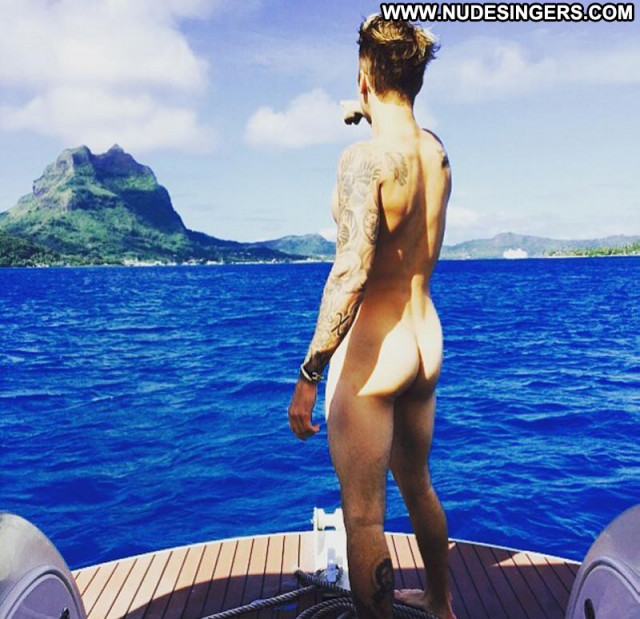 Justin Bieber Singer Boat Beautiful Babe Beautiful Nude Celebrity