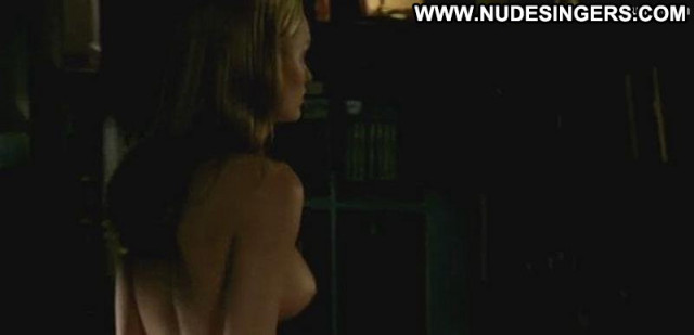 Sunny Mabrey Species Iii Gorgeous Mom Topless Beautiful Bar Posing