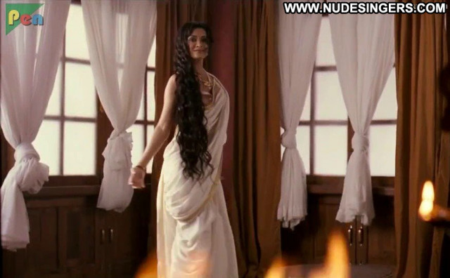 Nandana Sen The Flash  Bollywood Celebrity Natural Beautiful India